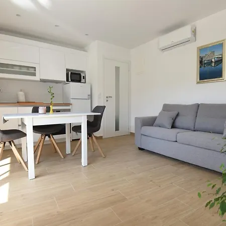 Apartman Karlo *