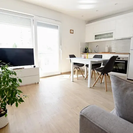 Karlo Apartman *