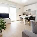 Karlo Apartman *